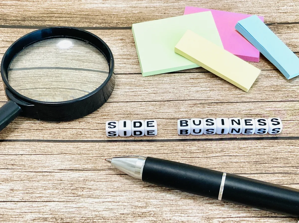 SIDE BUSINESS と虫眼鏡