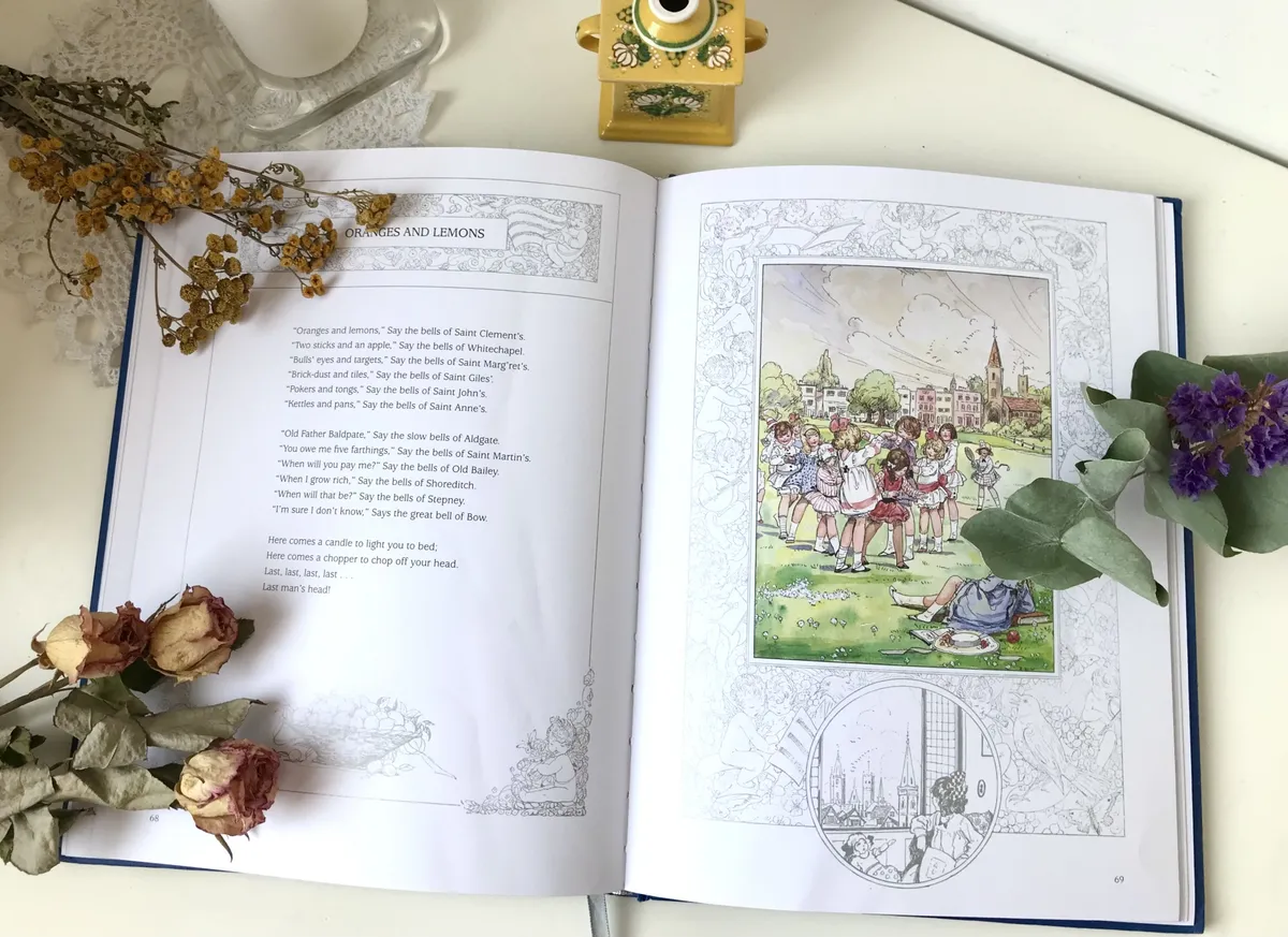 押し花のあるヴィンテージ児童書