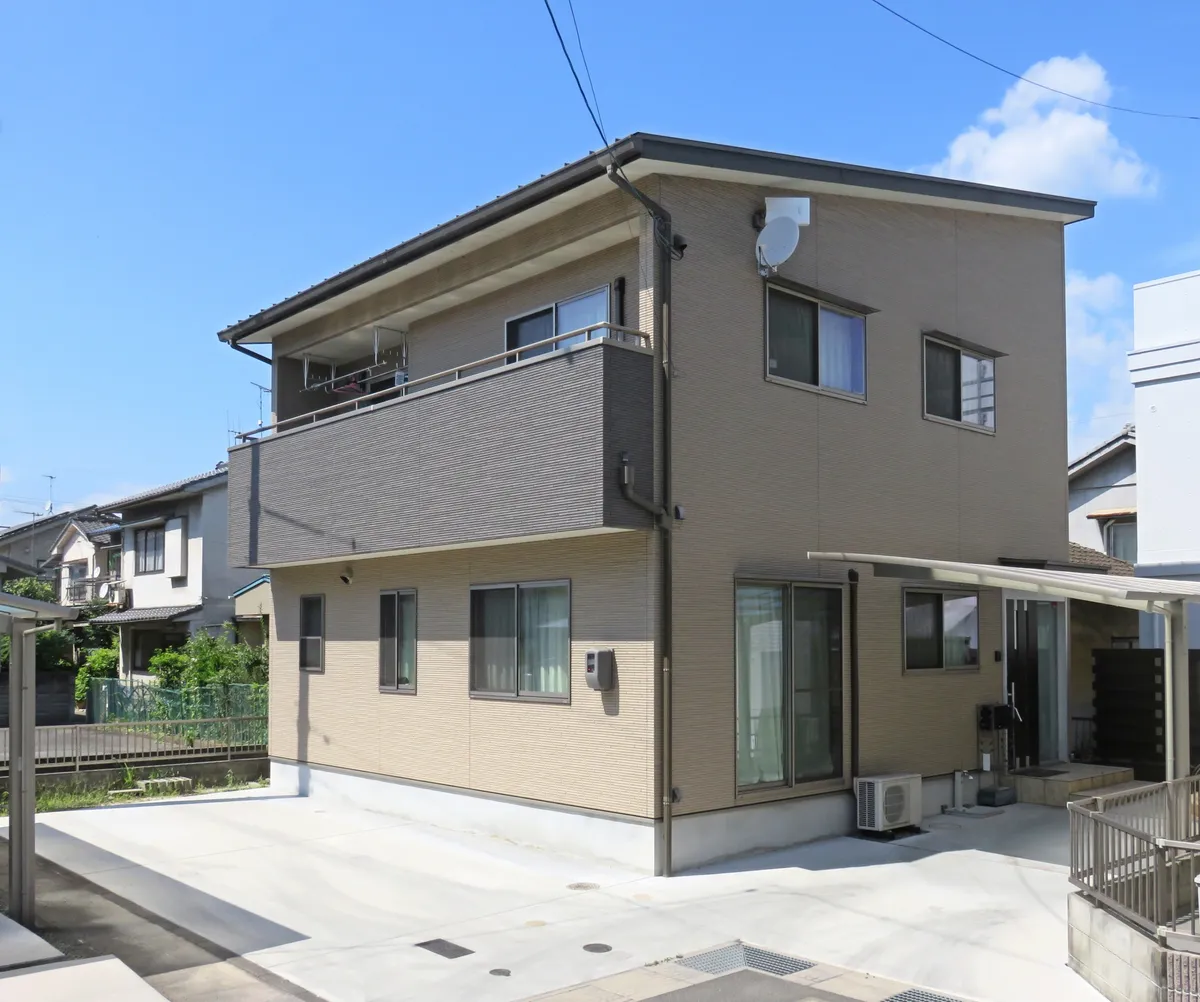 新築の二階建て住宅外観