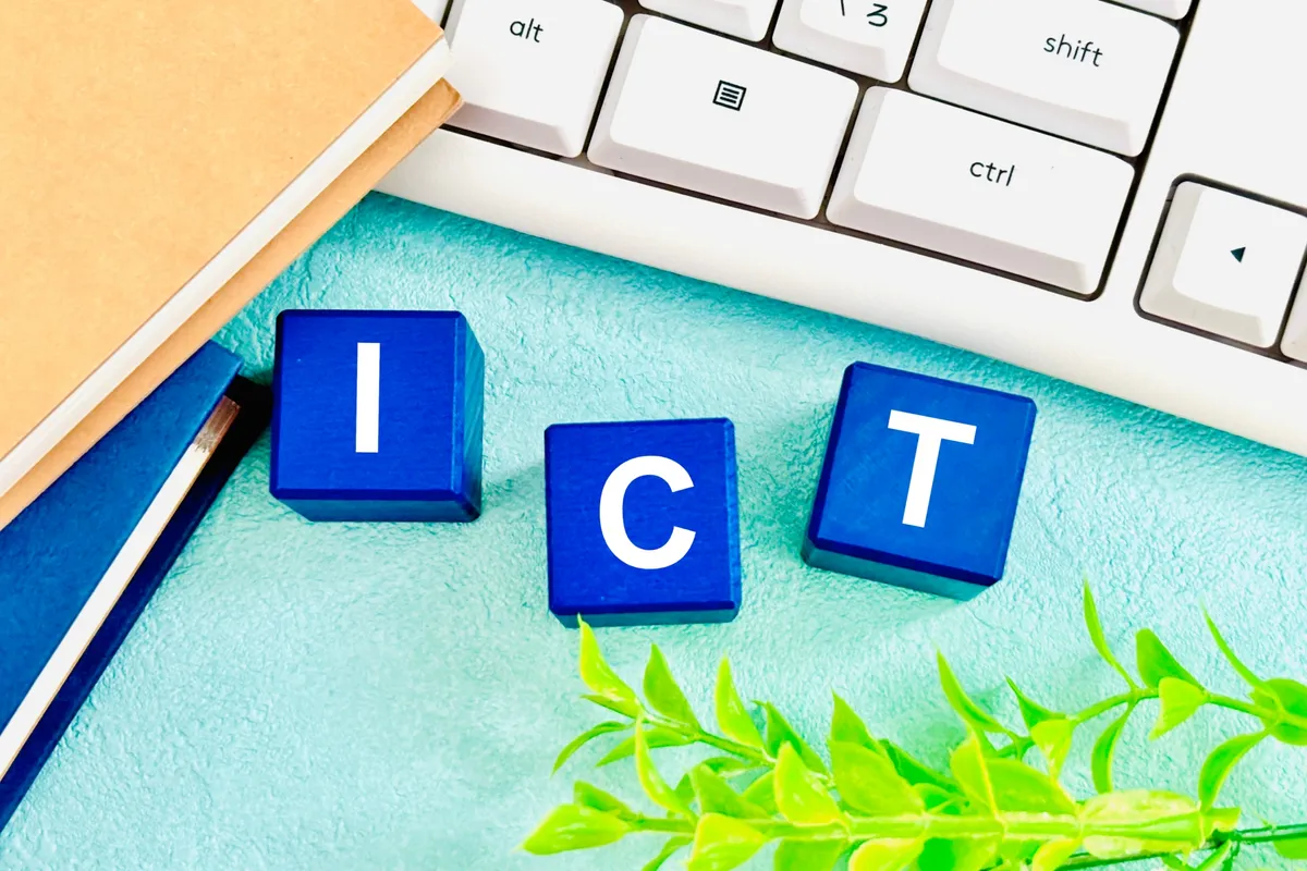 ICTの文字とキーボード