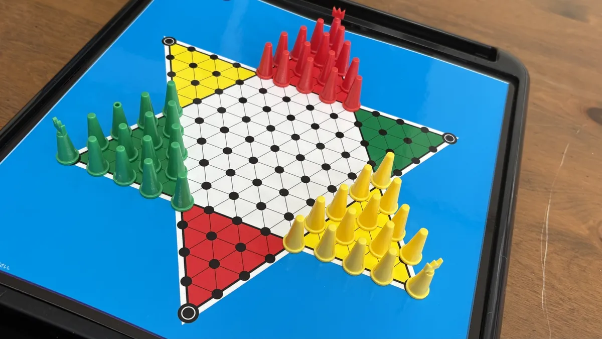 ダイヤモンドゲームの駒
